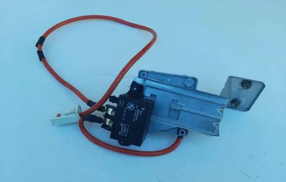 BMW 5 F10 F11 Coolant fan relay 9198302 V23132A2001X30 444202