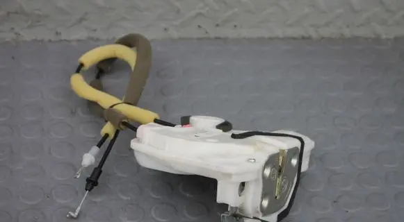 Mazda CX-3 Front door lock