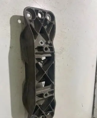BMW 5 E60 E61 Gearbox mounting bracket 6767914