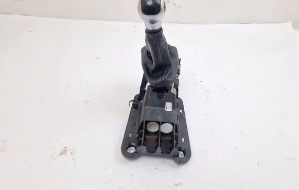 Citroen DS3 Gear shifter/selector 9810550980