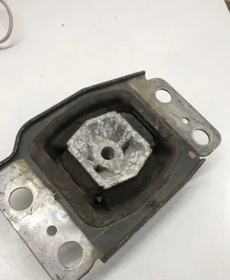 Ford Galaxy Engine mount bracket 30680699