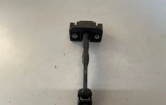 BMW 5 F10 F11 Front door check strap stopper 7182005