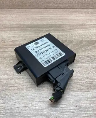 Mercedes-Benz E W210 Light module LCM A2108206426 5LA00750803