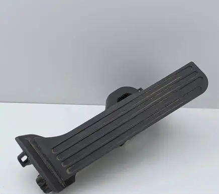 Volkswagen Golf V Accelerator throttle pedal 1K1721503L