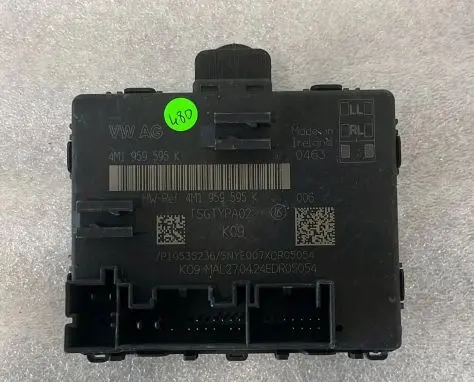 Volkswagen Touareg III Door control unit/module 4M1959595K