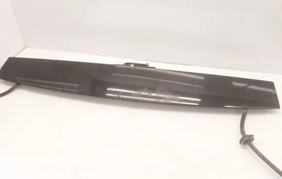 Tailgate/trunk spoiler