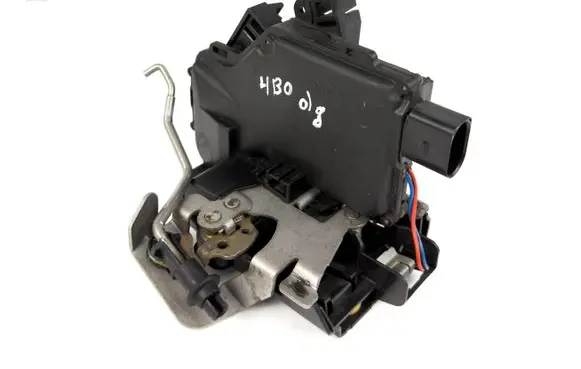 Audi A6 S6 C5 4B Rear door lock 4B0839016G