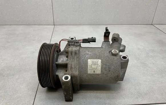 Nissan Pulsar Air conditioning (A/C) compressor (pump) 926003ZL1A