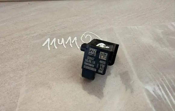 Volkswagen Touran III Airbag deployment crash/impact sensor 5Q0959659