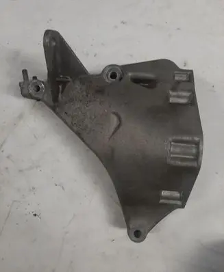 Volkswagen Polo IV 9N3 Engine mount bracket 03P199206