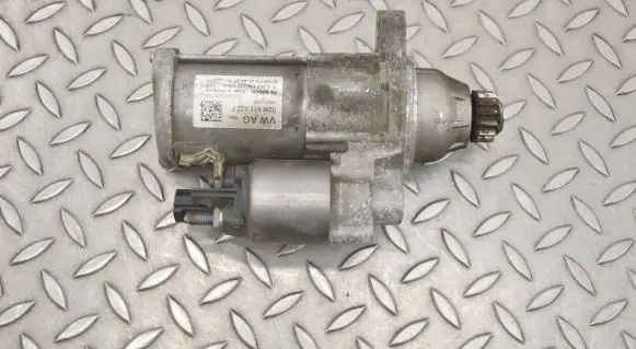 Volkswagen Golf VII Starter motor 02M911022F 0001179602