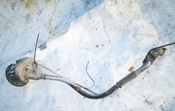 Chrysler Sebring (ST-22 - JR) Fuel tank filler neck pipe 