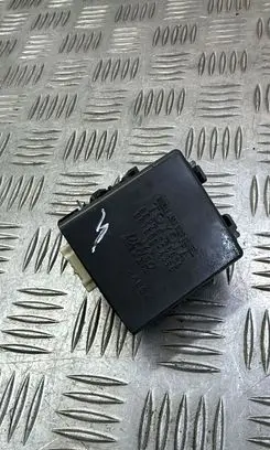 Toyota Avensis T270 Door control unit/module 8597020030