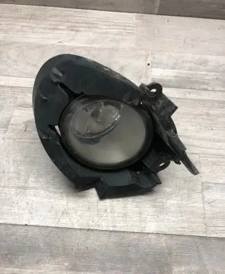 Toyota Avensis T270 Front fog light 89210657