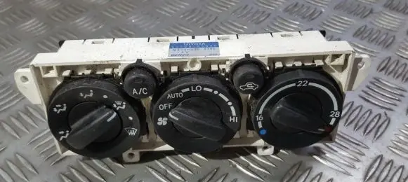 Toyota Avensis T220 Climate control unit 5590005090 55900-05090