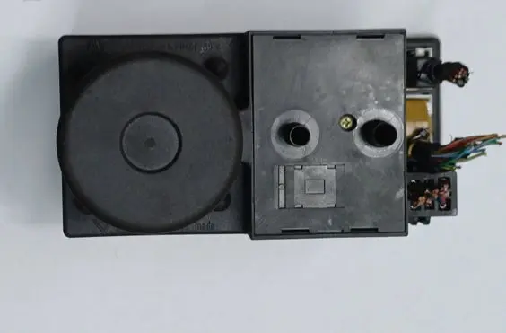 Audi A4 S4 B5 8D Central locking vacuum pump 8L0862257