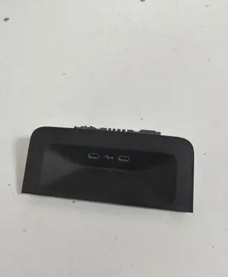 Skoda Enyaq iV USB socket connector 657035736A