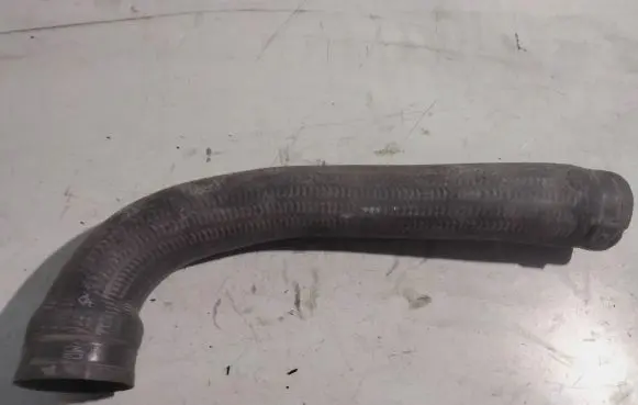 Opel Zafira B Intercooler hose/pipe 55557628