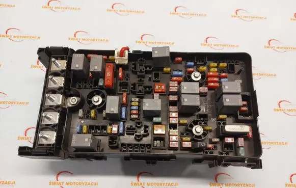 Jeep Cherokee Fuse box set 68235117AD 63565110