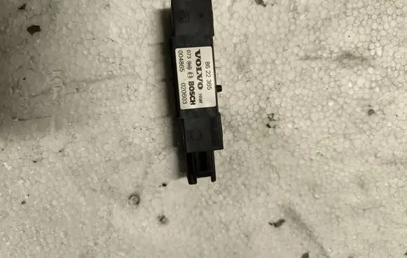 Volvo S60 Airbag deployment crash/impact sensor 8622365 004865 020603