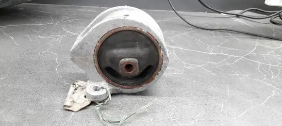 Nissan Micra Engine mount vacuum valve 