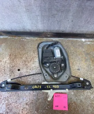 Volkswagen Golf V Rear door window regulator motor 1K4839401D 1K0959703F