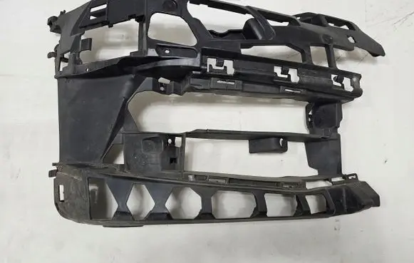 BMW 5 G30 G31 Front bumper mounting bracket 15067010