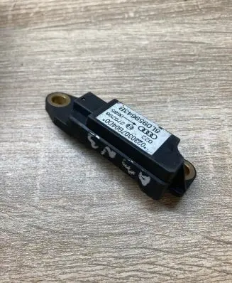 Audi A3 S3 8L Airbag deployment crash/impact sensor 8L0959643B