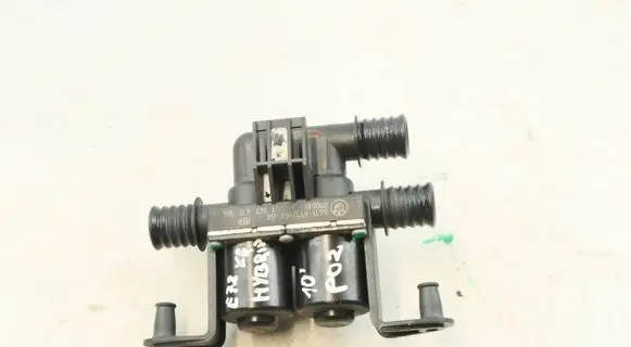 BMW X6 E71 Coolant heater control valve 6910544 64116910544