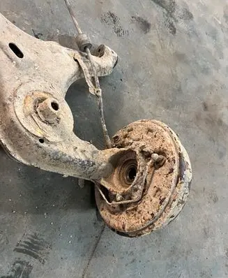 Volkswagen Multivan T4 Rear wheel hub spindle/knuckle 