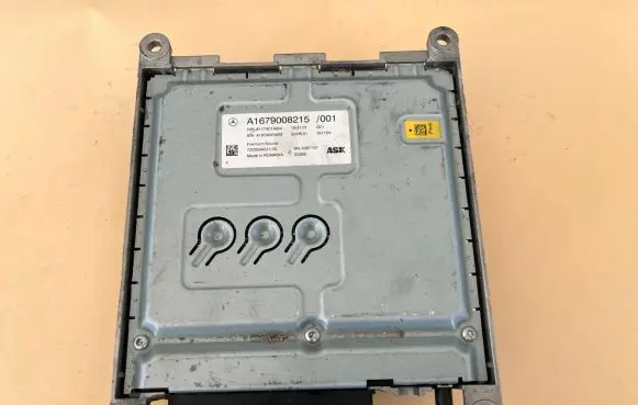 Mercedes-Benz GLE W167 Sound amplifier A1679008215