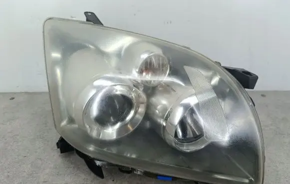 Toyota Avensis T250 Headlight/headlamp 35108KOITO