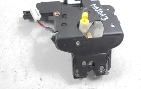Mazda 3 I Tailgate/trunk/boot lock/catch/latch