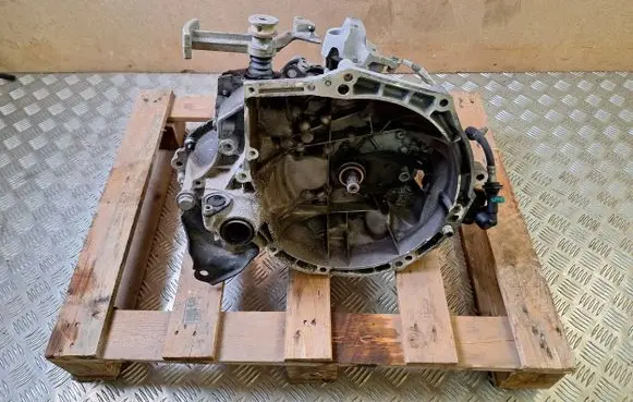 Peugeot 208 Manual 5 speed gearbox STT 9828964980 1640071080