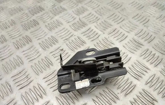 Loading door lock