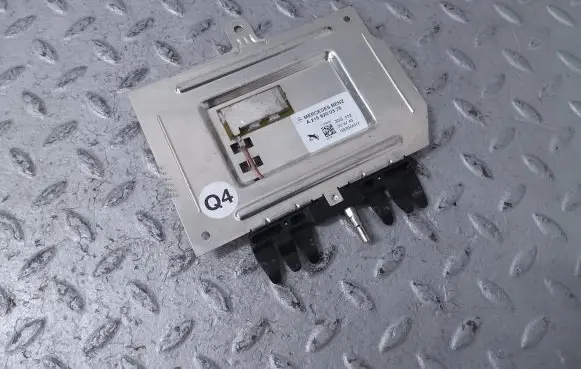 Mercedes-Benz CL C215 Aerial antenna amplifier A2158200375 2158200375