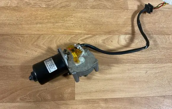 Mercedes-Benz C W203 Wiper motor A2038200342 404518 5251B