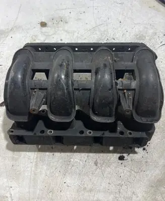 Mercedes-Benz Vito Viano W638 Intake manifold 611090