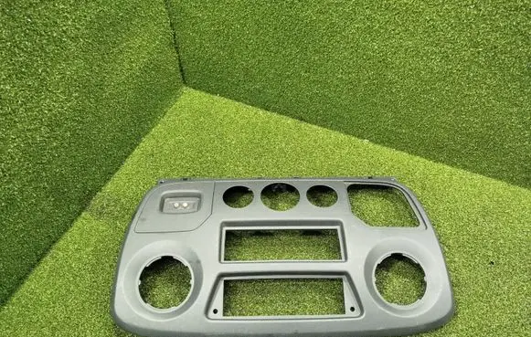 Opel Movano B Dashboard center trim panel 682600025R