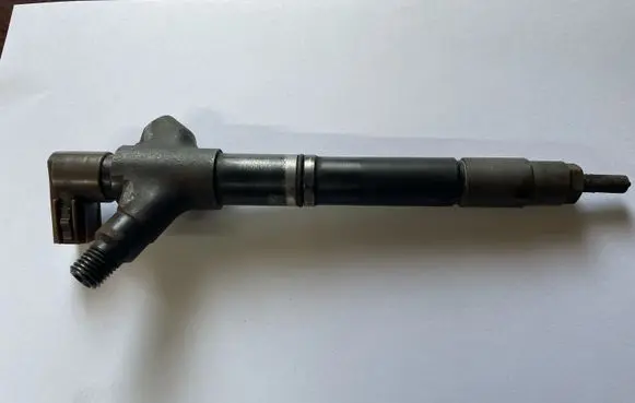 Toyota RAV 4 (XA30) Fuel injector 236700R100