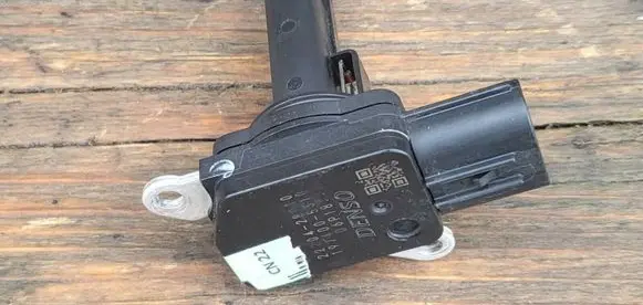 Toyota Prius+ (ZVW40) Mass air flow meter 2220428010