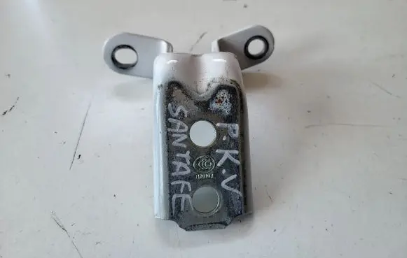 Hyundai Santa Fe Front door upper hinge