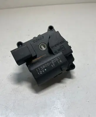 Toyota Corolla Verso AR10 Air flap motor/actuator 1138002051