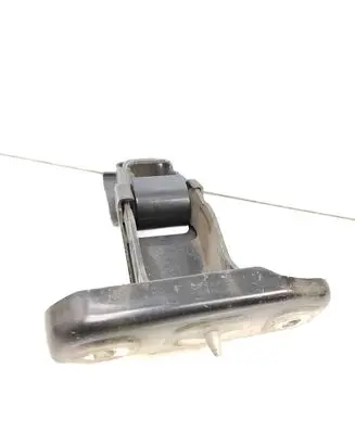 Loading door lower hinge