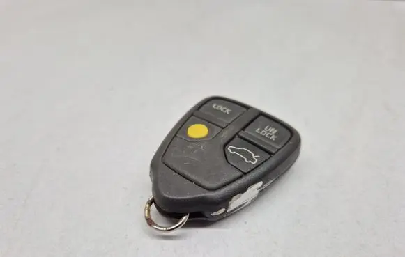 Volvo S60 Ignition key/card 9459372