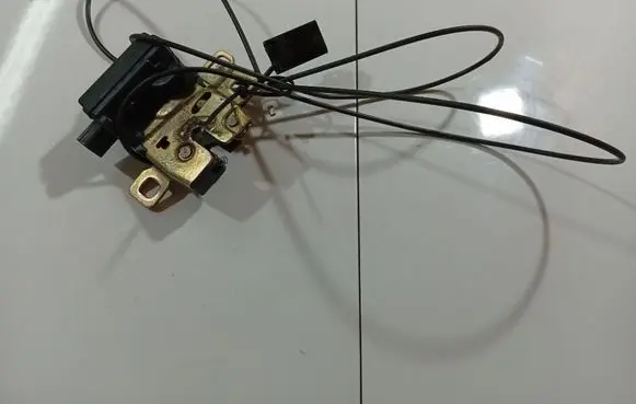 Tailgate/trunk/boot lock/catch/latch