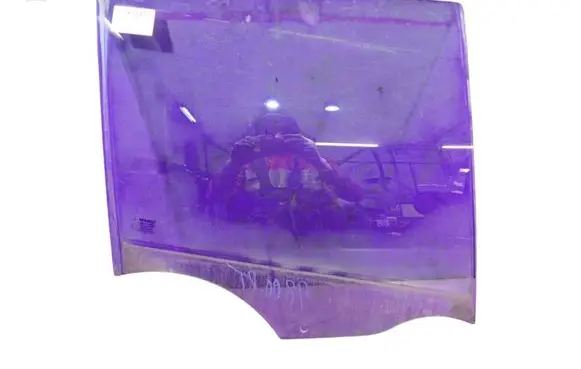 Renault Clio III Front door window glass four-door 