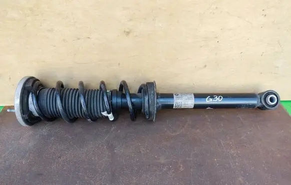 BMW 5 G30 G31 G38 Rear shock absorber with coil spring 6866617 33526866617 6866805