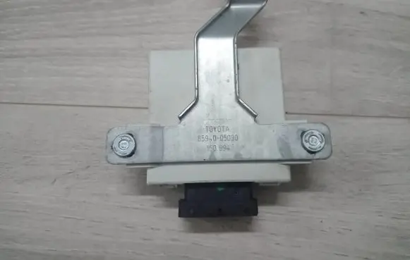 Toyota Avensis T250 Window wiper interval relay 8594005030 150694