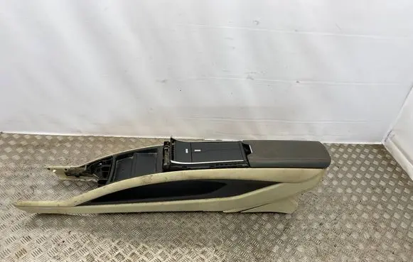 Lincoln MKZ II Center console 